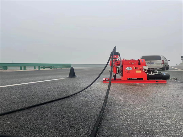 裕华马路路基路面开裂下沉注浆加固灌浆